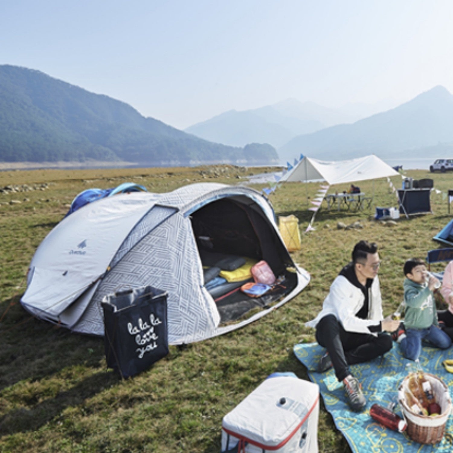 Experience the Great Outdoors with Our Fully Automatic Camping Tent